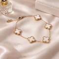 Sparkle Roniya Clover Bracelet. 