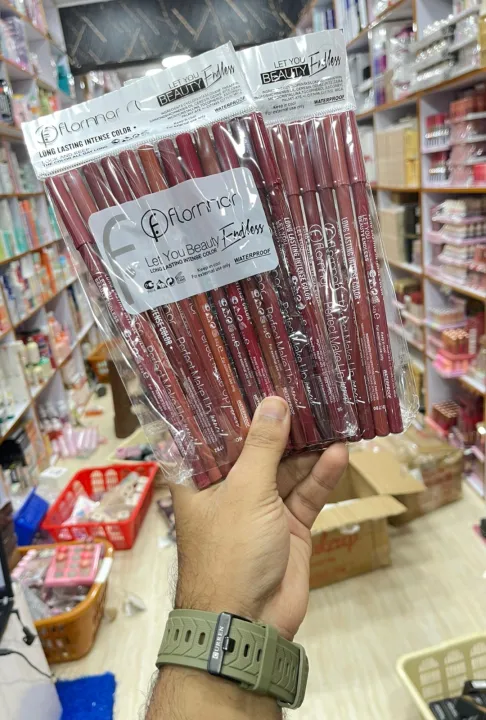 12%20Pcs%20Lip%20Liner%20Pencil%20Set%20%7C%20Long%20Lasting%20&%20Smooth%20Matte%20Finish%20%7C%20Waterproof%20Lip%20Makeup%20-%20Image%203