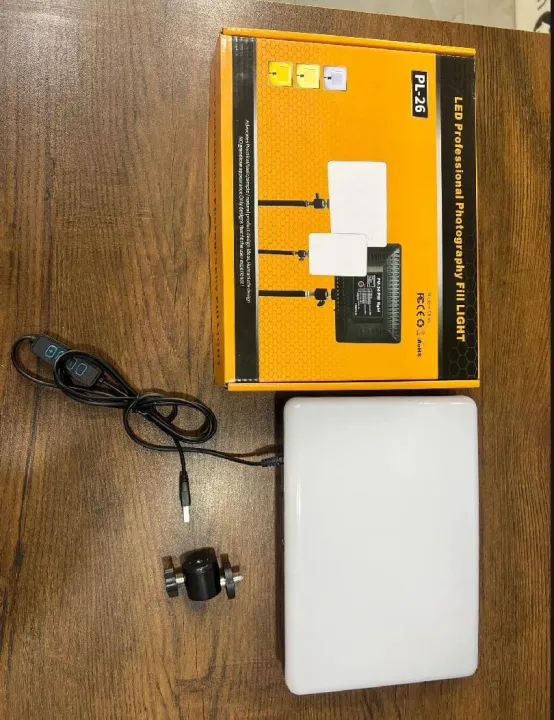 LED%20Square%20Fill%20Light%20PL-26%20%E2%80%93%20Professional%20Photography%20Fill%20Light%20for%20Video,%20YouTube,%20Makeup%20&%20Vlogging%20-%20Image%203