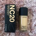 Mac Studio Fix Fluid SPF 15 Foundation NC20.