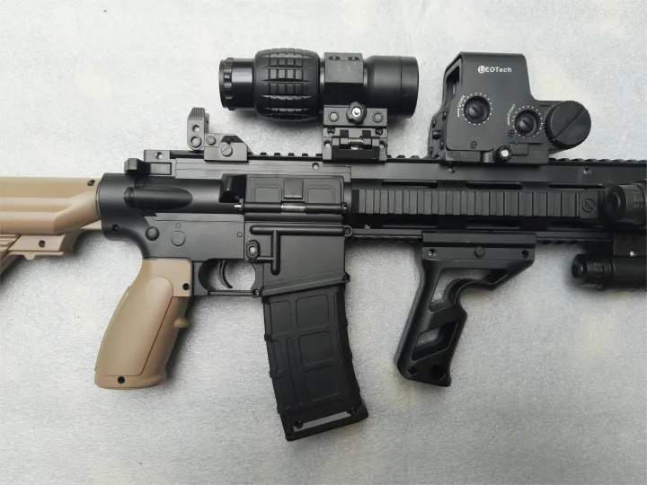 M4%20Gel%20Blaster%20Toy%20Gun%20Gel%20Balls%20Electric%20Rifle%20with%20Manual%20and%20Full%20Auto%20Firing%20Modes%20-%20Image%204