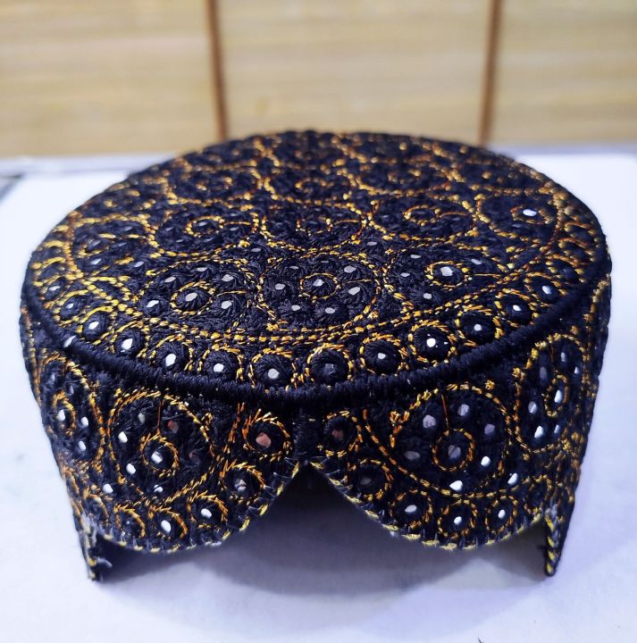 Sindhi%20Topi%20Sindhi%20Cap%20in%20Traditional%20Stylish%20-%20Prefect%20in%20Fitting%20&%20Good%20Style%20Topi%20-%20Image%203