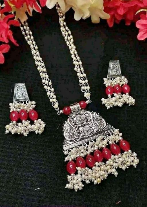 Silver%20and%20red%20color%20combination%20beautiful%20garland%20for%20women%20-%20Image%202