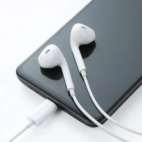 Type%20C%20Earphones%20Headset%20Type%20C%20Device%20In%20Ear%20Headphones%20Support%20Phone%20Calling%20-%20Image%203