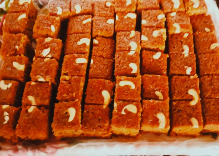 Katta%20Bibikkan%20/%20Pol%20Cake%20with%20Dry%20Fruits%20and%20Cashews%20-%20Image%202