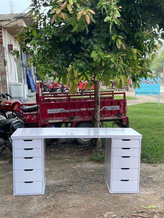 Office desk with 10 drawers, gaming table, computer table.