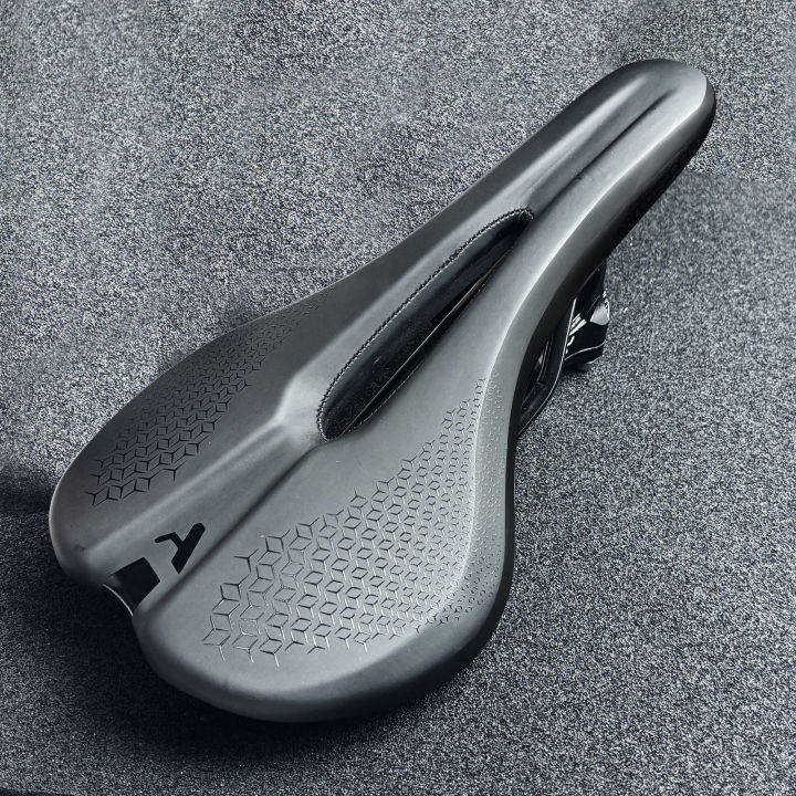 ARTOROO%20Road%20Bike%20Saddle%20Ultralight%20Seat%20Road%20Bicycle%20Saddle%20For%20Men%20Soft%20Comfortable%20MTB%20Bike%20Seat%20Cycling%20Parts%20-%20Image%206