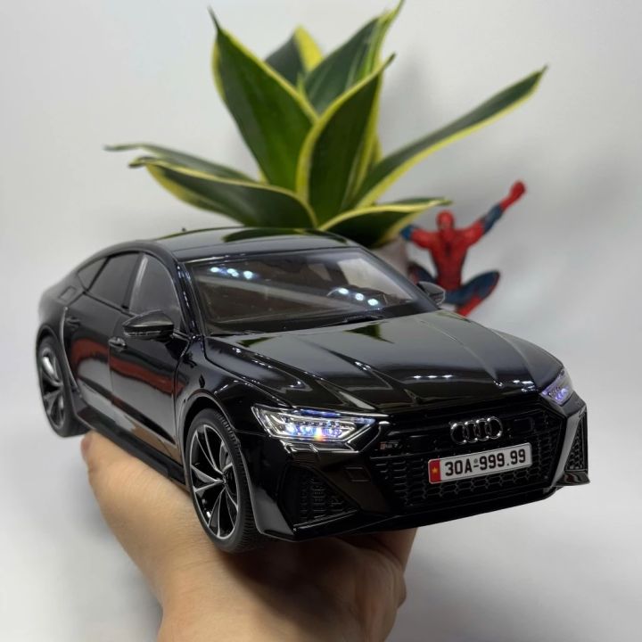 1:18%20Audi%20RS%207%20Sportback%20Official%20Licensed%20Model%20With%20Remote%20Key%20-%20Image%204