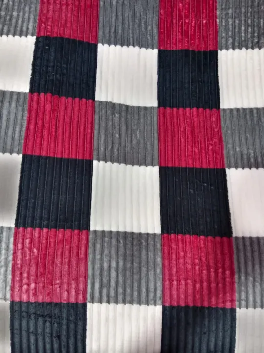 Luxury%20Featherlite%20Blanket%20-%20Dubai%20Edition%20-%20Image%204