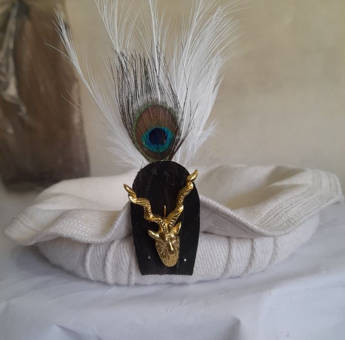 Original%20Chitrali%20cap%20for%20man%20handmade%20with%20Markhor%20and%20feather%20-%20Image%207