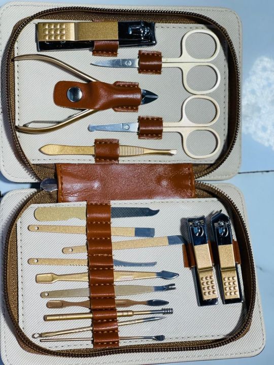 High-Quality%2017%20Pcs%20Nail%20Cutter%20Set%20Stainless%20Steel%20Manicure%20Set%20With%20Folding%20Bag%20Manicure%20Kits%20Scissors%20Makeup%20Beauty%20Tool%20-%20Image%203