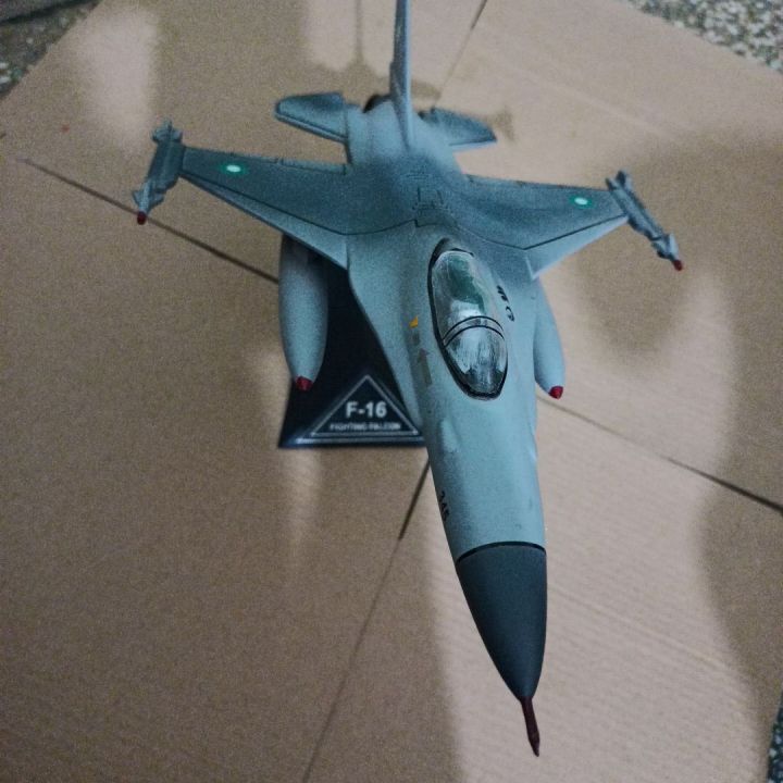 F-16 fighter Jet