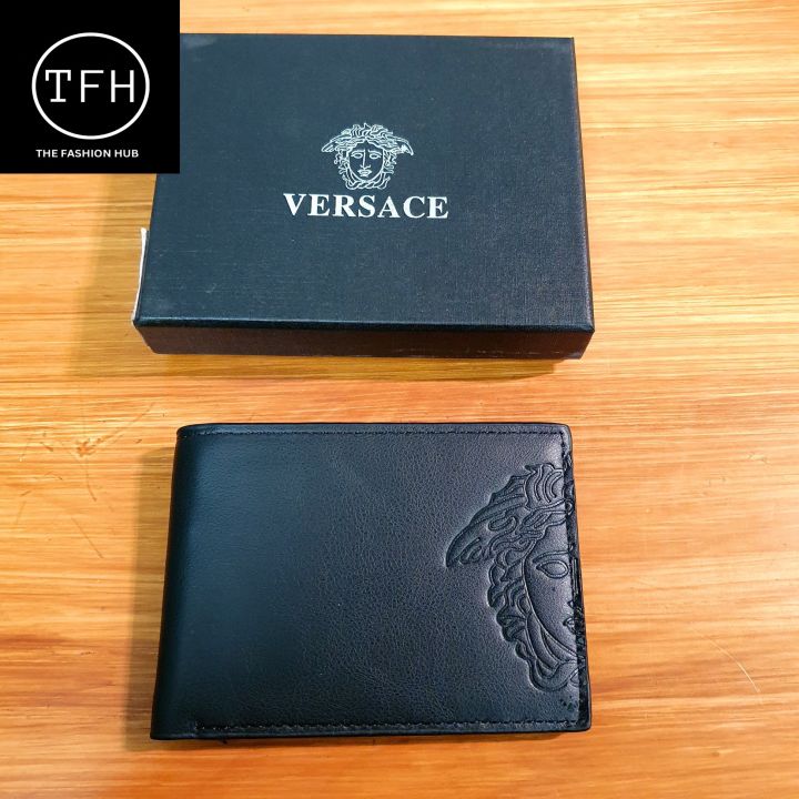 VERSACE%20BLACK%20LEATHER%20SIGNATURE%20WALLET%20-%20Image%202