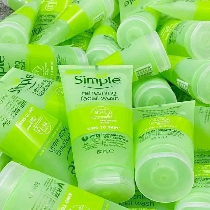 Simple%20Refreshing%20Facial%20Wash%20150%20Ml%20Daily%20Deep%20Cleansing%20for%20Oily%20Combination%20Skin%20Oil%20Control%20Hydrating%20Non-Drying%20Soap-Free%20Lather%20-%20Image%205