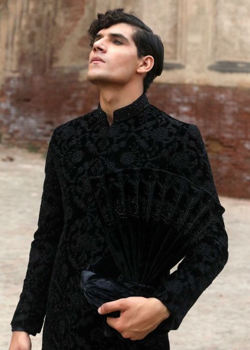 Sherwani%20for%20groom%20wear%20-%20Image%207