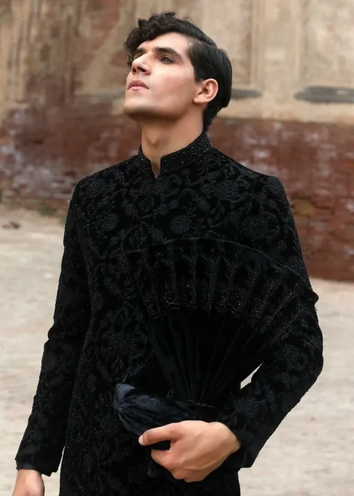 Sherwani%20for%20groom%20wear%20-%20Image%207