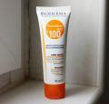 “Tinted sunscreen cream SPF 100 very high protection for sensitive skin lightweight non-greasy sunblock 40ml”. 
