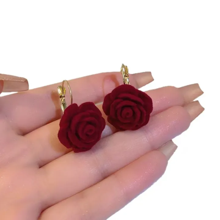 High%20end%20retro%20wine%20red%20rose%20earrings,%20elegant%20women's%20ear%20buckles,%20fashionable%20accessories%20-%20Image%203