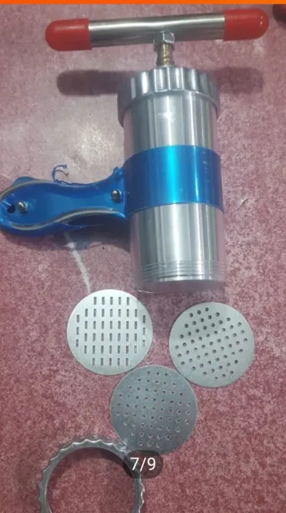 Noodle%20Juice%20Maker%20Pressure%20Machine%20With%20Plastic%20Handle%20Nimko%20Kitchen%20Accessories%20Press%20Nimco%20Maker%20Stainless%20Steel%20with%203%20stainless%20steel%20blades%20-%20Image%208