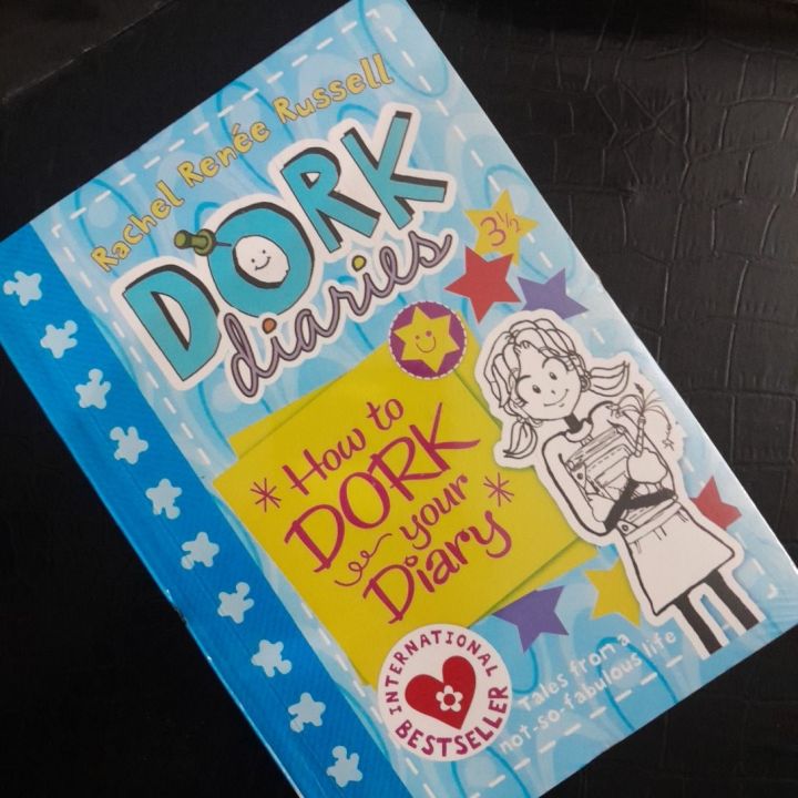 DORK%20DIARIES.%20HOW%20TO%20DORK%20YOUR%20DIARY%20-%20Image%203