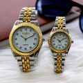 Couple watch Jodi k sath ki ghari. 