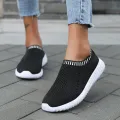 Women's Ultra Light Oversized Running Shoes, Fashionable Fly Woven Breathable Sports Sneakers. 
