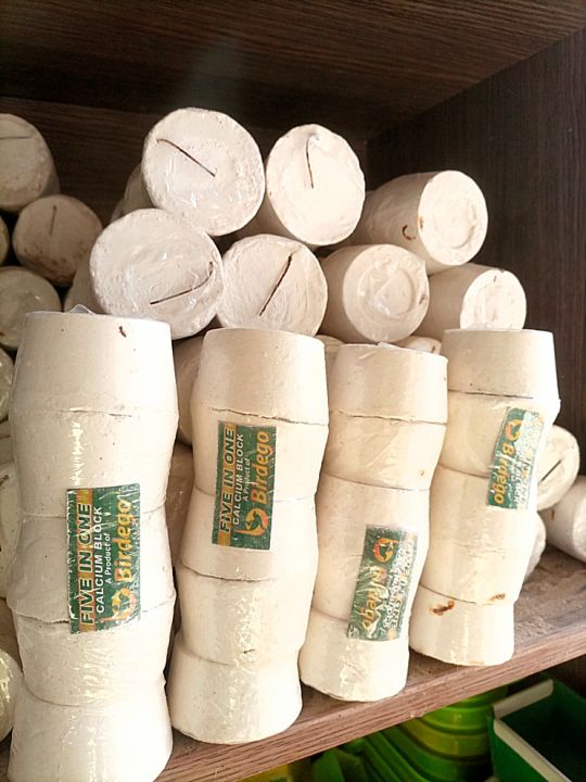 Pack of 5 Calcium Block For Parrots Finches Poultry Chicken. Macaw - African Grey - Raw - Parrot - Canary - Finches - Gouldians - Budgies - Pheasent - Peacock - Lovebirds