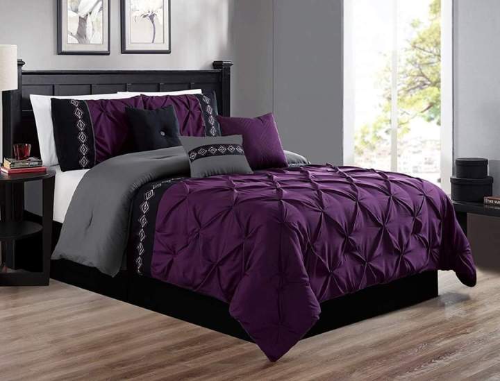 Bed%20sheet%20set%20with%20quilt%20cover%20-%20Image%202