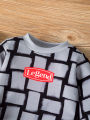 Boys' Trendy Checkered Sweatshirt + Vintage Washed Jeans Two-Piece Set. 