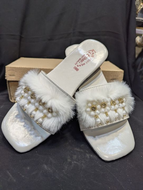 white%20mule%20-%20Image%203