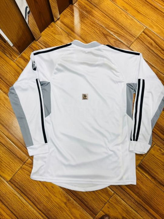 Real%20madrid%20new%20home%20kit%20jersey%2025/26%20full%20sleeves%20-%20Image%202