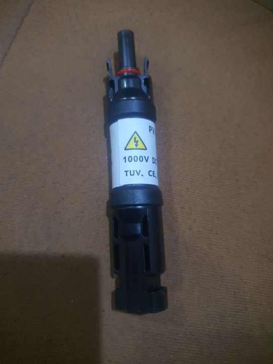 Parallel%20use%20bypass%20panel%20MC4%20diode%20panel%2010%20a%2030A%20reverse%20light%20diode%20solar%20panel%20power%20connector%20with%20integrated%20reverse%20light%20diode%20-%20Image%207