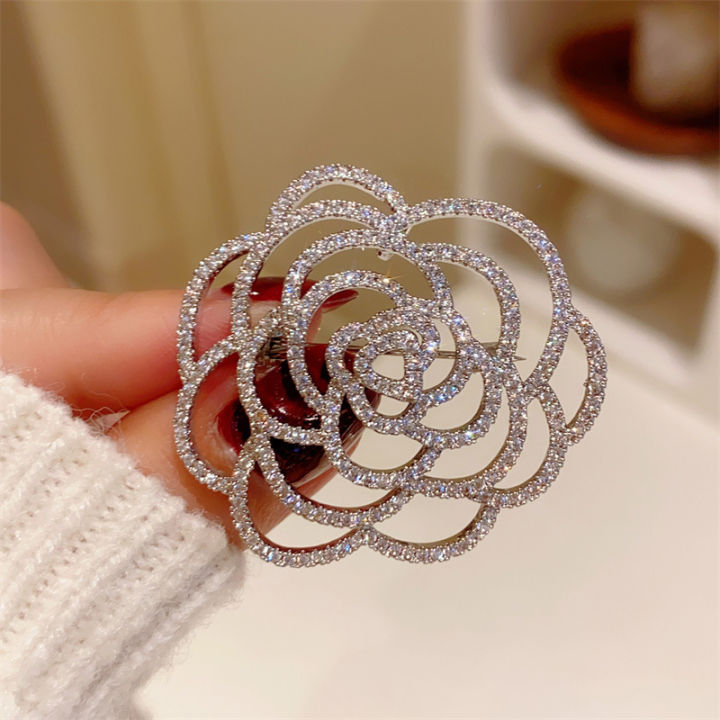 Classic%20Lady%20Crystal%20Folower%20Brooch%20Pin%20Exquisite%20High-end%20Women%20Men%20Fashion%20Delixate%20Shining%20Badges%20-%20Image%203