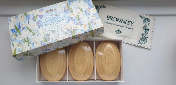 Bronnley, "White Iris", Fine English Hand Soap. 3 x 100g.