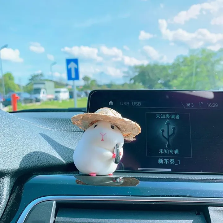 Cute%20Hamster%20with%20Straw%20Hat%20Car%20Ornament,Car%20Decoration%20Auto%20Interior%20Dashboard%20Accessories%20-%20Image%203