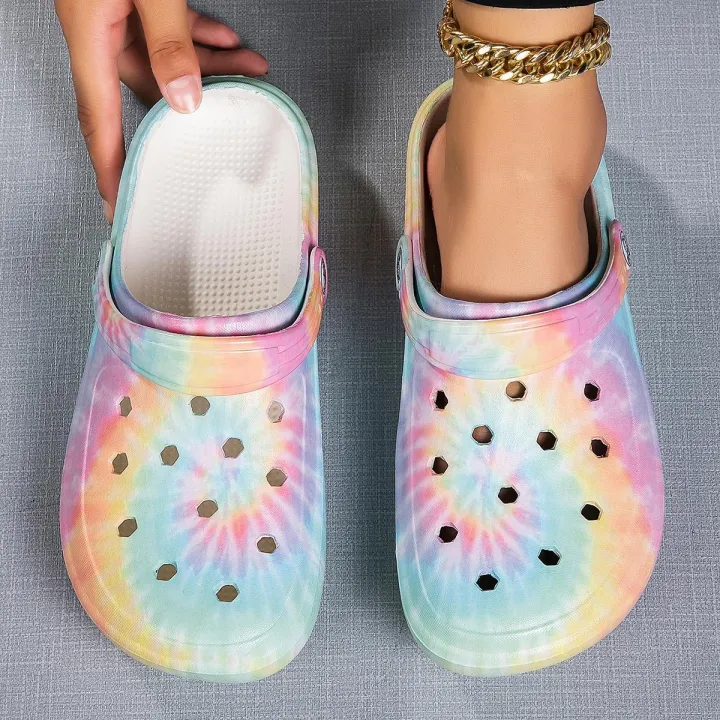 Garden%20Clogs%20Comfortable%20Women's%20Tie-dye%20Pattern%20Clogs,%20Slip%20On%20Lightweight%20Two-way%20Wear%20Clogs,%20Non-slip%20Summer%20Beach%20Slides%20666%20-%20Image%202