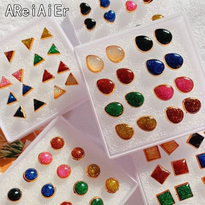 stud%20earrings%20-%20Image%202