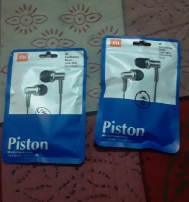 MIPISTON%20EARPHONE%20%20(%20Buy%201%20Get%201%20FREE)%20-%20Image%202