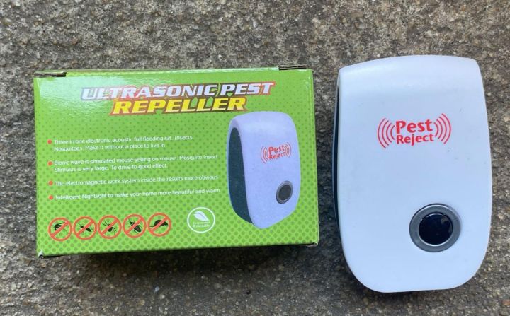 Electronic Ultrasonic Anti Insect Mosquito Pest Reject Mouse Killer Magnetic Repeller white