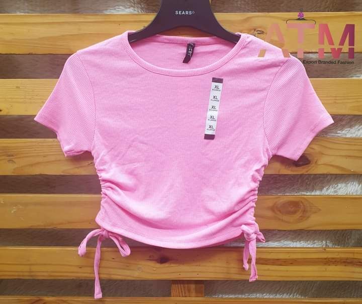 H&M%20women'%20top-wide%20range%20of%20styles,%20from%20basic%20tees%20to%20trendy%20blouses,%20offering%20quality,%20variety,%20and%20affordability%20-%20Image%205