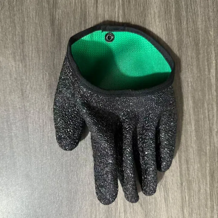 Fishing%20Gloves%20-Professional%20Anti-Slip%20Catch%20Fish%20Gloves,Puncture%20Proof%20Ice%20Fishing%20Glove%20for%20Handling,Catching,Cleaning,Hunting%20-%20Image%207