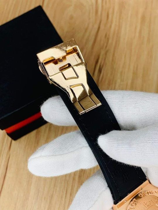 Huboler%20Watch%20with%20Master%20Lock%20And%20Date%20Working%20Premium%20Quality%20(Perfect%20Gift%20For%20Men)%20-%20Image%203