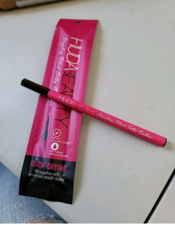 Beauty%20Black%20%20eyeliner%201Piece%20-%20Image%202