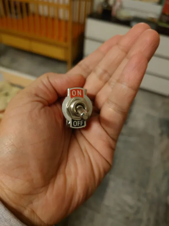 Toggle%20switch%20On/off%20Position%20Mini%20Toggle%20Switch%20Orange%20250V%20and%20Blue%20125VAC%206A%20%20ON/OFF/ON%203%20Position%20-%20Image%205