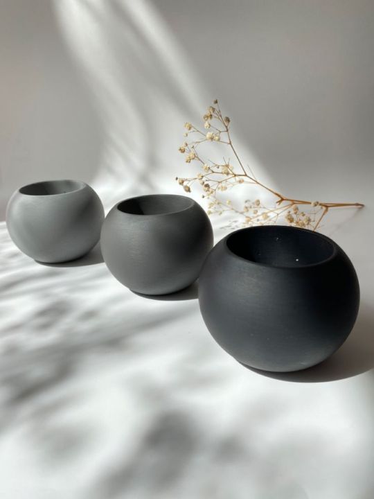 Artificial%20flower%20decorative%20vase%20combo%20live%20plantable%20with%202%20different%20size%20tray%20our%20exclusive%20and%20luxurious%20edition%20Concrete%20made%20-%20Image%203