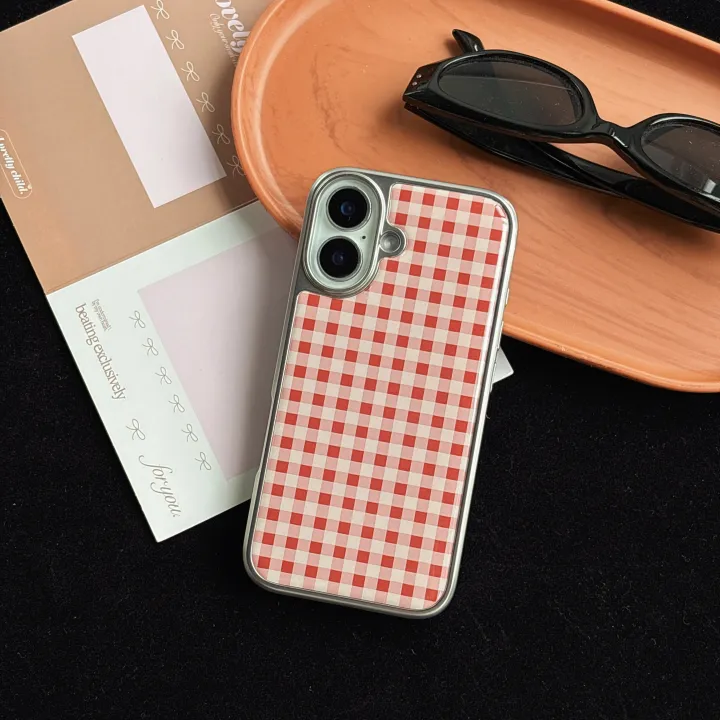 Simple%20Red%20Plaid%20Grid%20Pattern%20Acrylic%20Material%20Glossy%20Surface%20Silver-Plated%20Phone%20Case%20for%20iPhone%2013%2014%2015%2016%2017%20Pro%20Max%20-%20Image%206