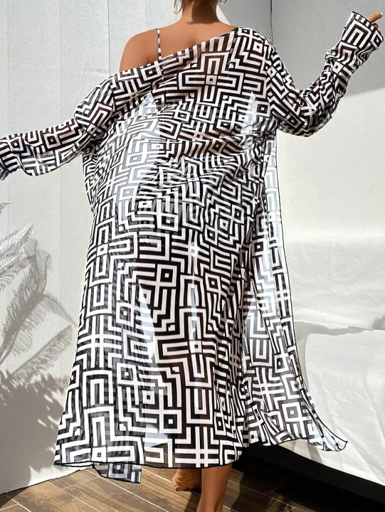 Women's%20Beach%20Summer%20Geometric%20Print%20Three-Piece%20Swimsuit%20Set%20with%20Long%20Sleeve%20Beach%20Cover-Up,%20Polyester%20Knit%20Fabric%20with%20Elasta%20-%20Image%202