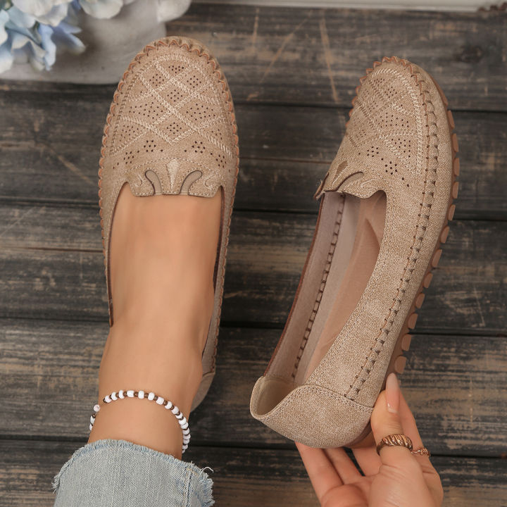 goreyodoly%20Women%20Slip%20On%20Loafers%20Wide%20Fit%20Comfortable%20Flats%20Lightweight%20Breathable%20Shoe%20Perforated%20Embroidery%20Print%20Leather%20Look%20-%20Image%207