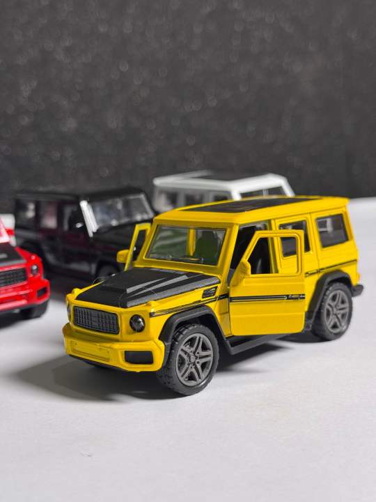1 piece of Mercedes Benz AMG metal body car pull back die cast model Mercedes Benz G class wagon toy car for kids