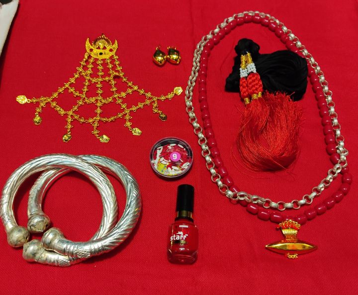 Newari%20Cultural%20Ornament%20Set%20For%20Women%20-%20Image%202